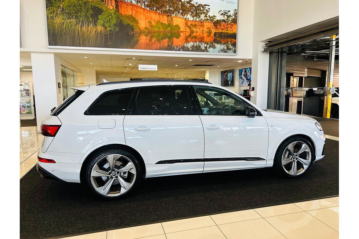 2023 Audi Q7 50 TDI S line 4M
