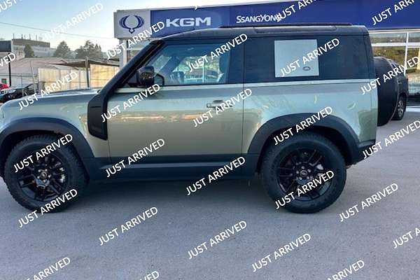 2022 Land Rover Defender 90 P300 L663