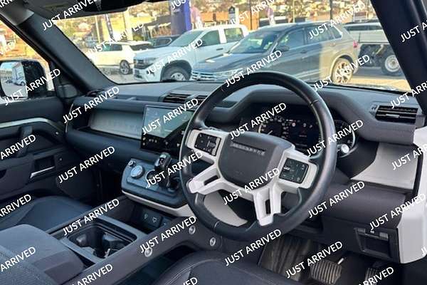 2022 Land Rover Defender 90 P300 L663