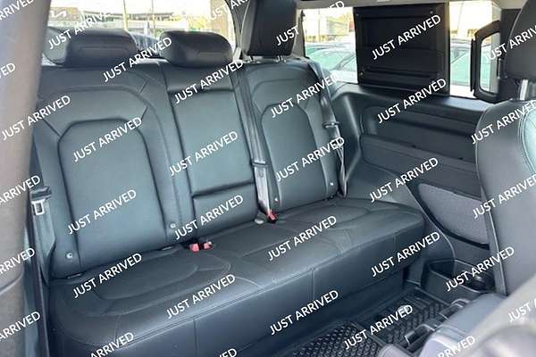 2022 Land Rover Defender 90 P300 L663