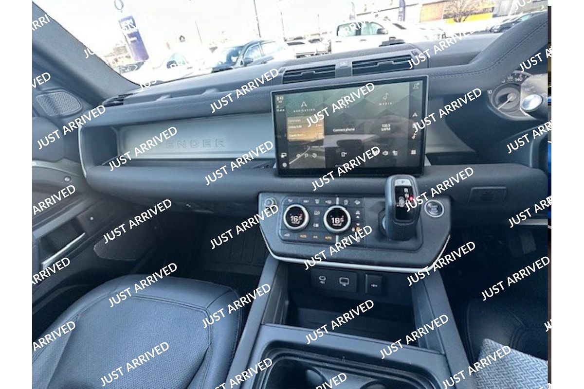 2022 Land Rover Defender 90 P300 L663