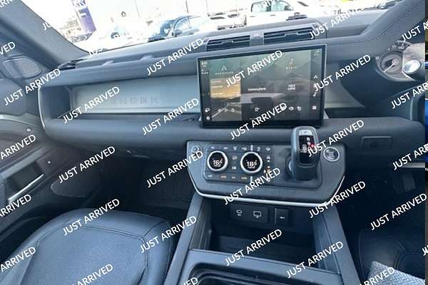 2022 Land Rover Defender 90 P300 L663