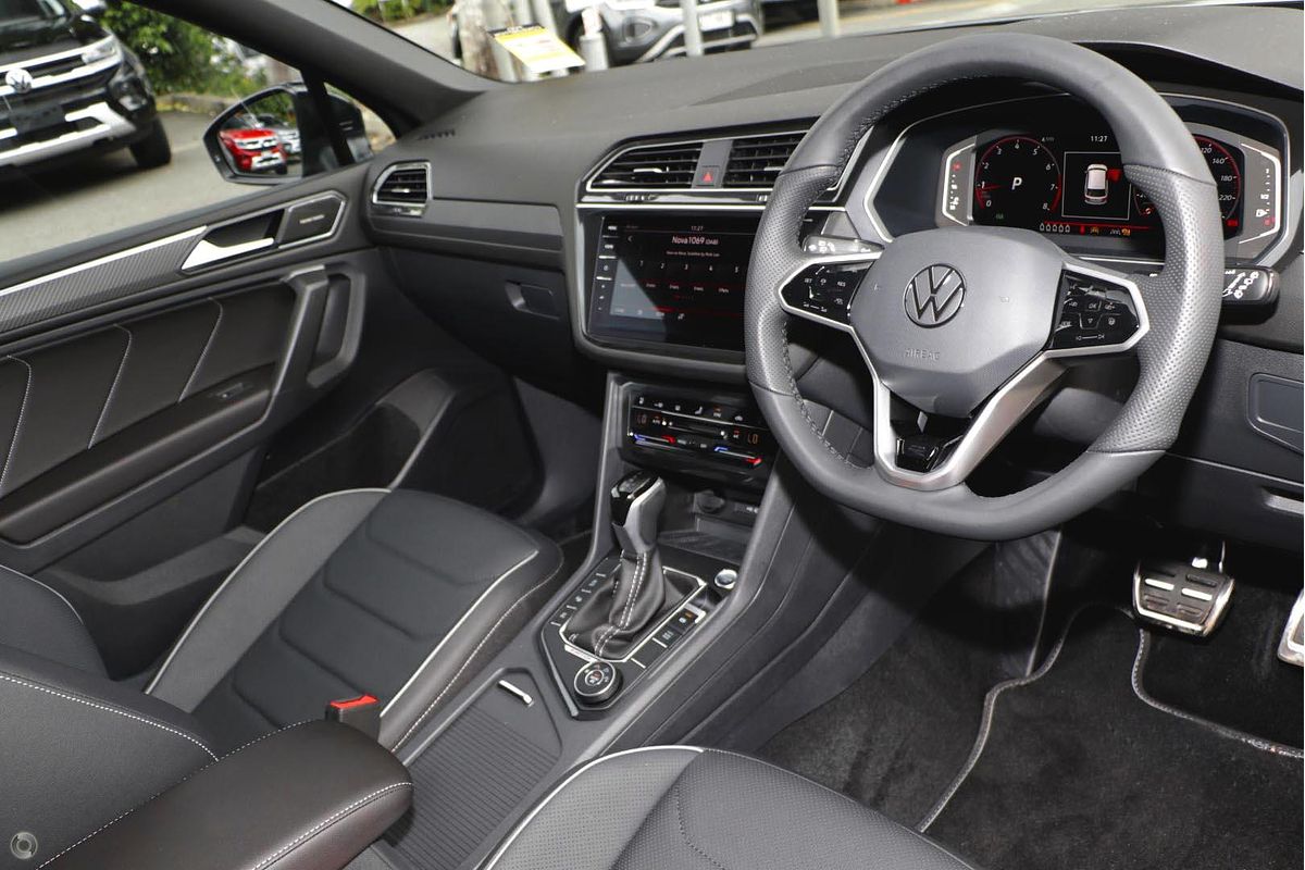 2024 Volkswagen Tiguan Wolfsburg Edition Allspace 5N