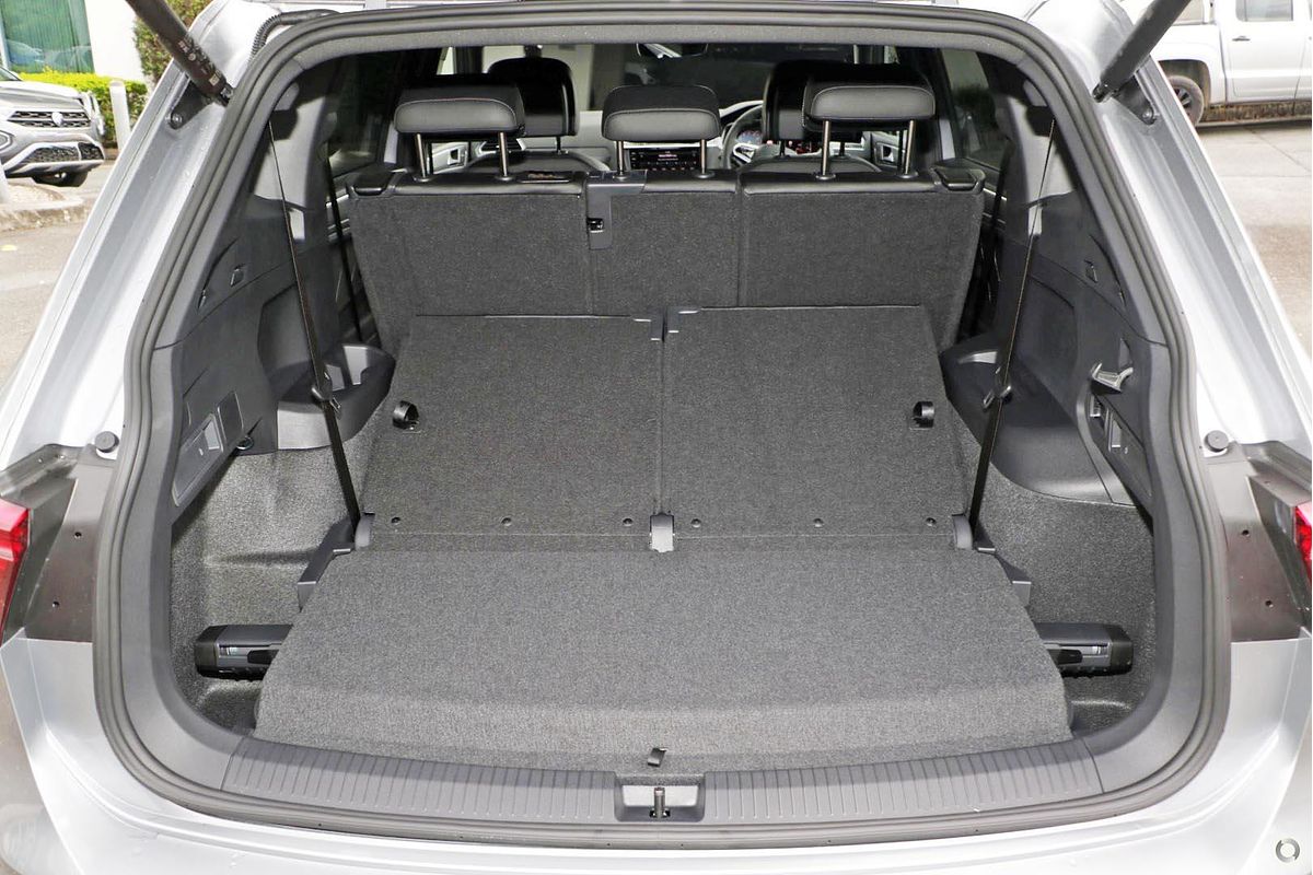 2024 Volkswagen Tiguan Wolfsburg Edition Allspace 5N