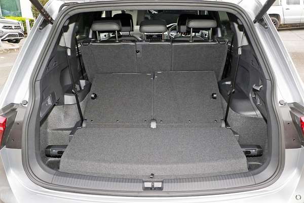 2024 Volkswagen Tiguan Wolfsburg Edition Allspace 5N