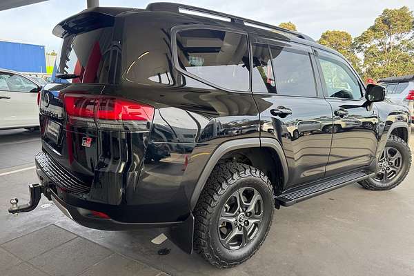 2023 Toyota Landcruiser GR Sport FJA300R