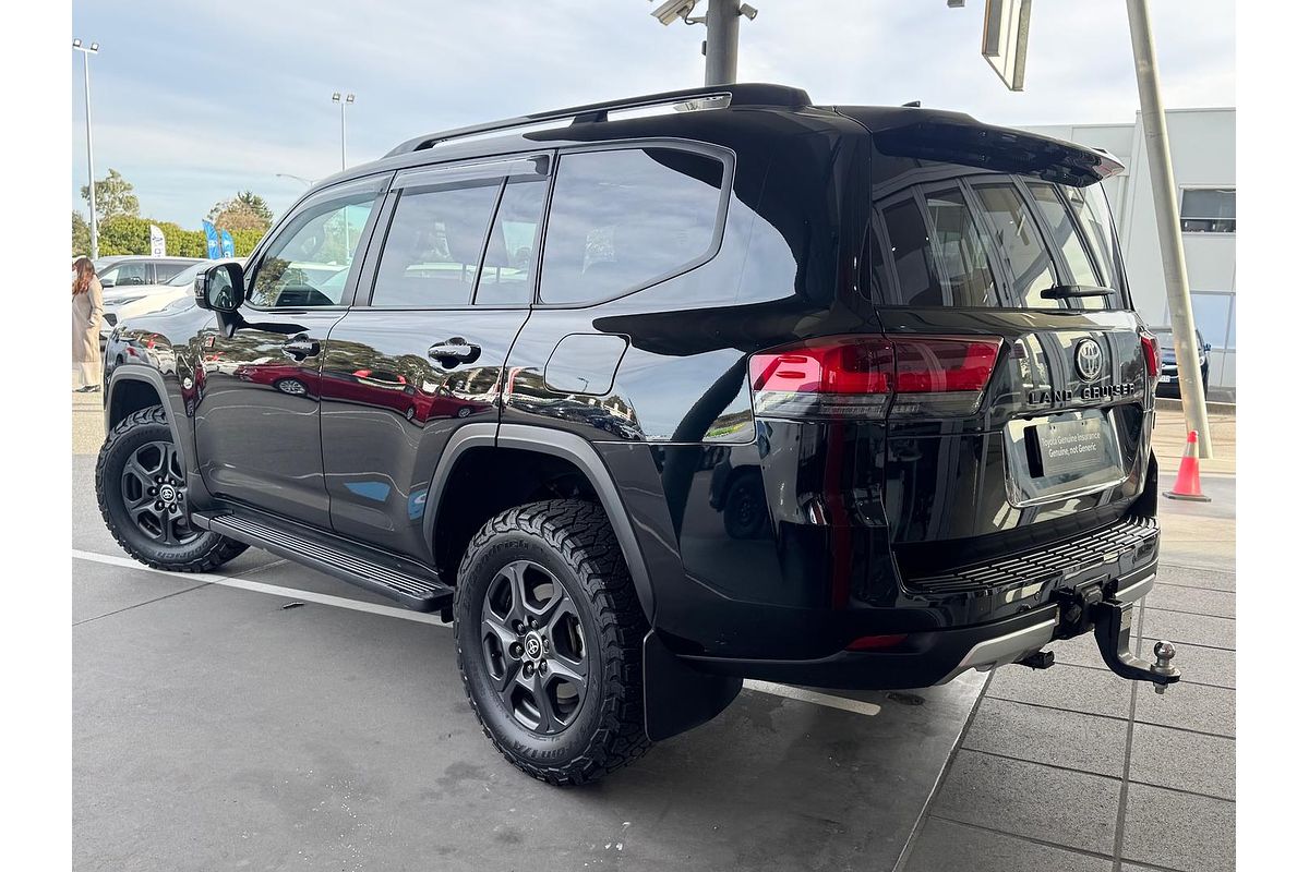2023 Toyota Landcruiser GR Sport FJA300R