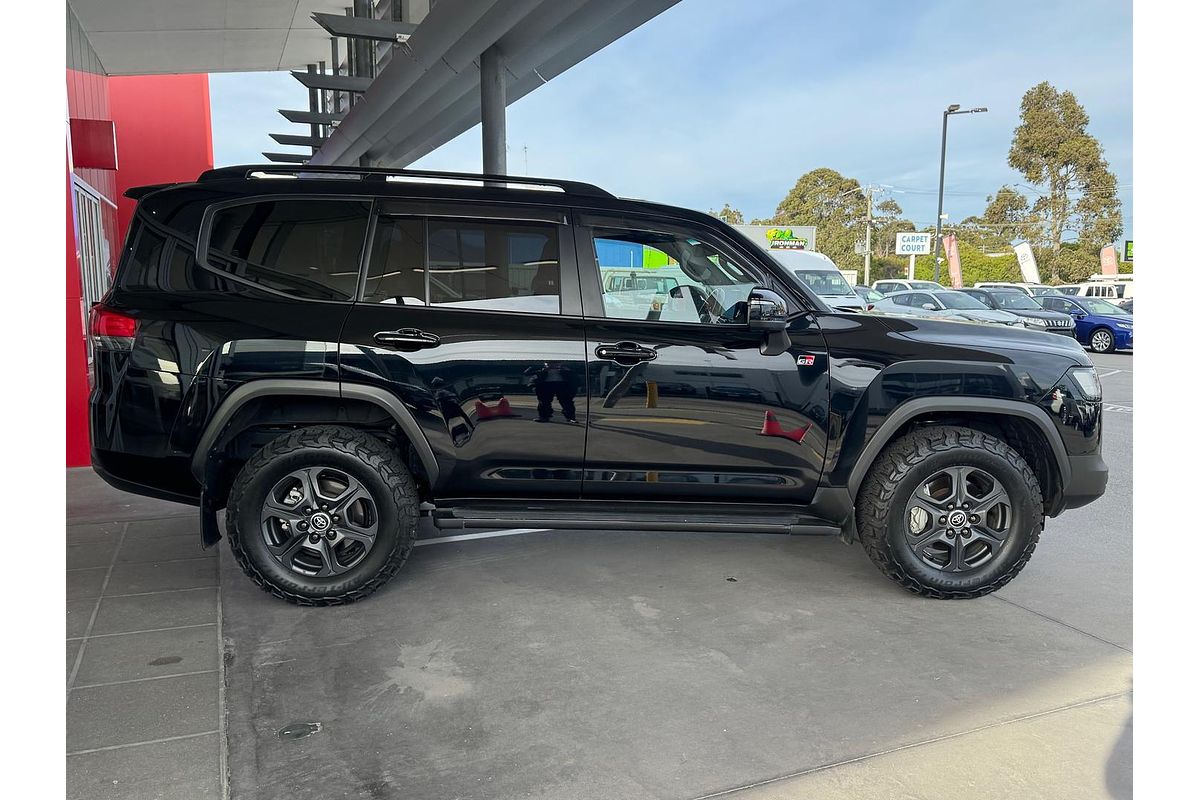 2023 Toyota Landcruiser GR Sport FJA300R