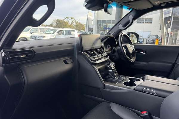 2023 Toyota Landcruiser GR Sport FJA300R
