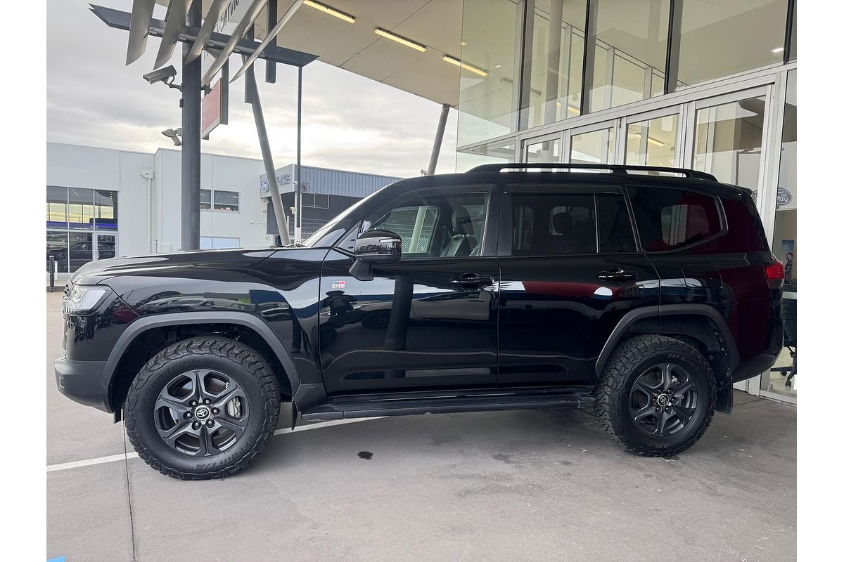 2023 Toyota Landcruiser GR Sport FJA300R