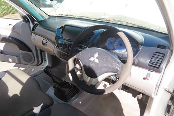 2009 Mitsubishi Triton GLX ML 4X4