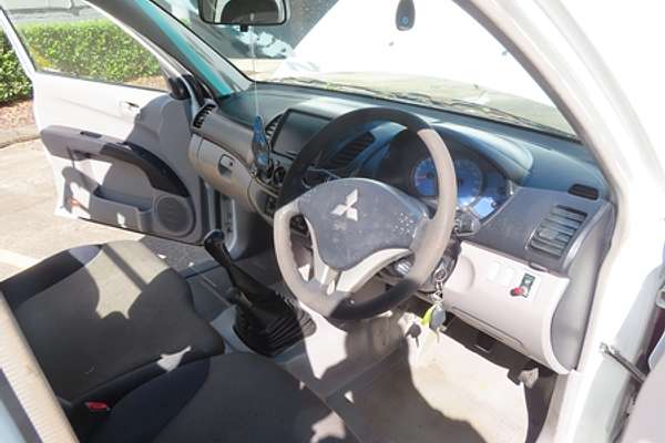 2009 Mitsubishi Triton GLX ML 4X4