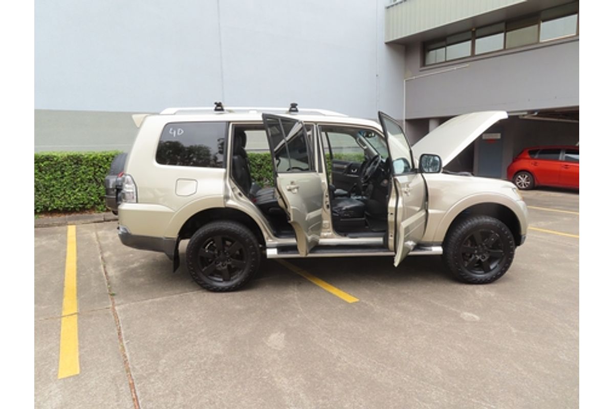 2008 Mitsubishi Pajero 25th Anniversary NS