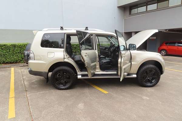 2008 Mitsubishi Pajero 25th Anniversary NS
