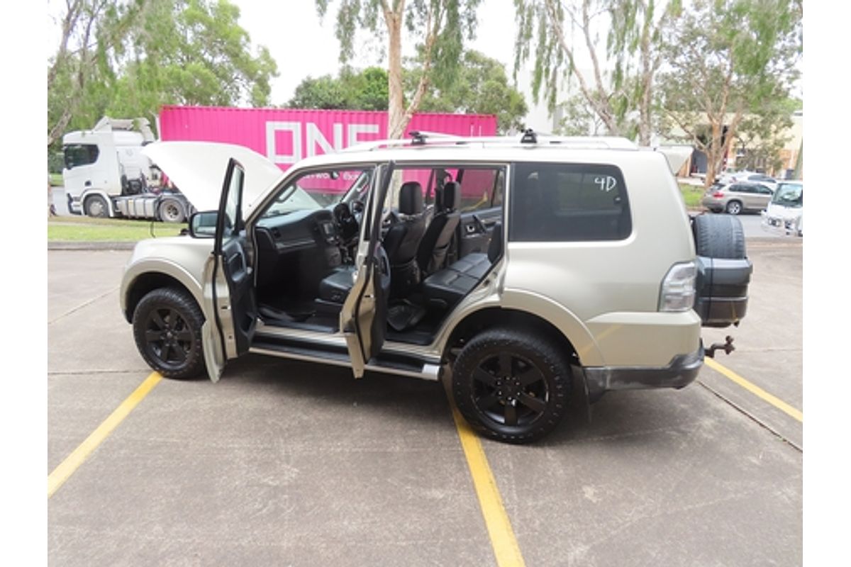 2008 Mitsubishi Pajero 25th Anniversary NS