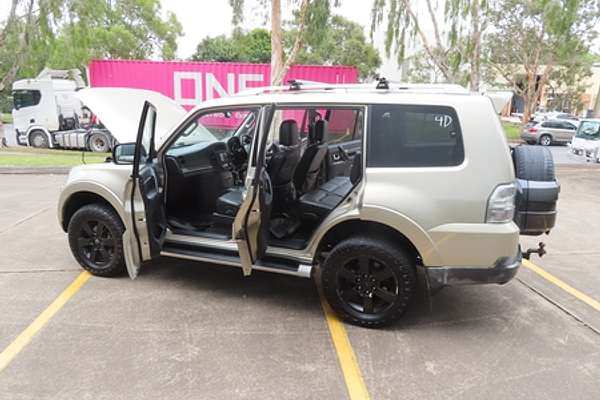 2008 Mitsubishi Pajero 25th Anniversary NS