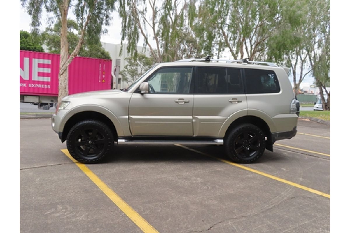 2008 Mitsubishi Pajero 25th Anniversary NS