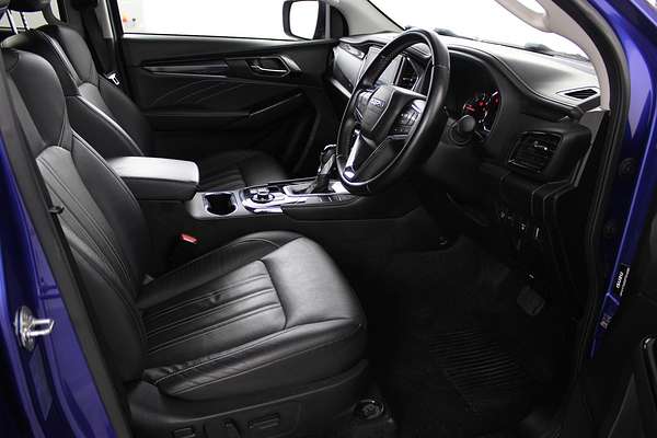 2023 Isuzu MU-X LS-T