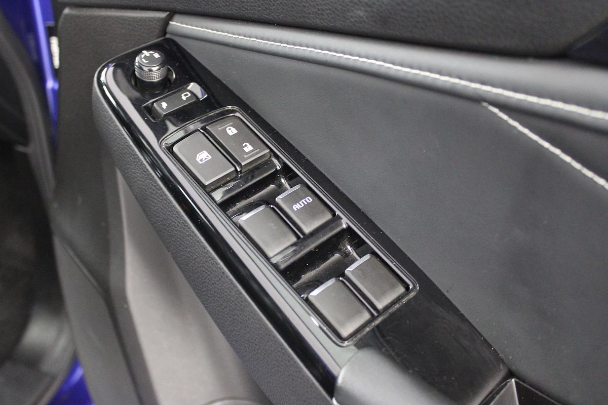 2023 Isuzu MU-X LS-T