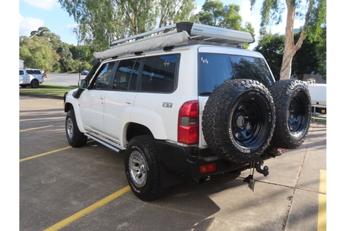 2005 Nissan Patrol ST-S GU IV