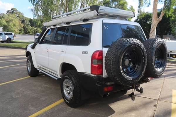 2005 Nissan Patrol ST-S GU IV
