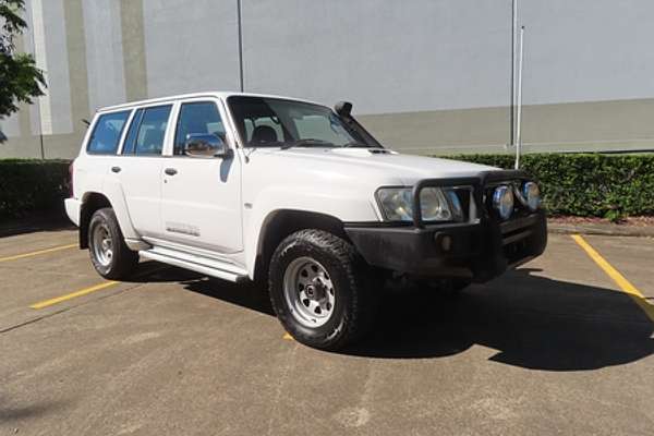 2010 Nissan Patrol DX GU 7