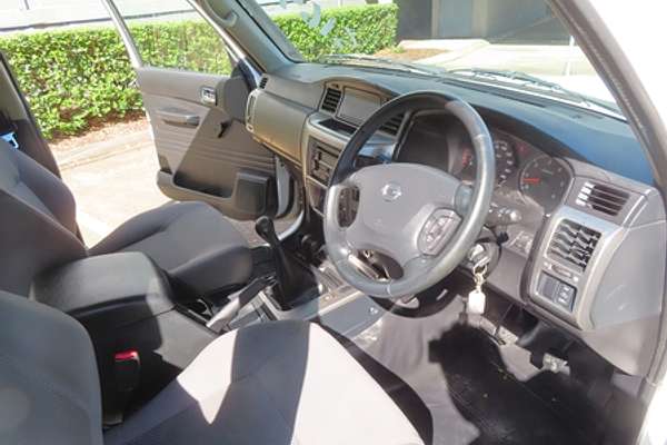2010 Nissan Patrol DX GU 7
