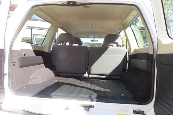2010 Nissan Patrol DX GU 7