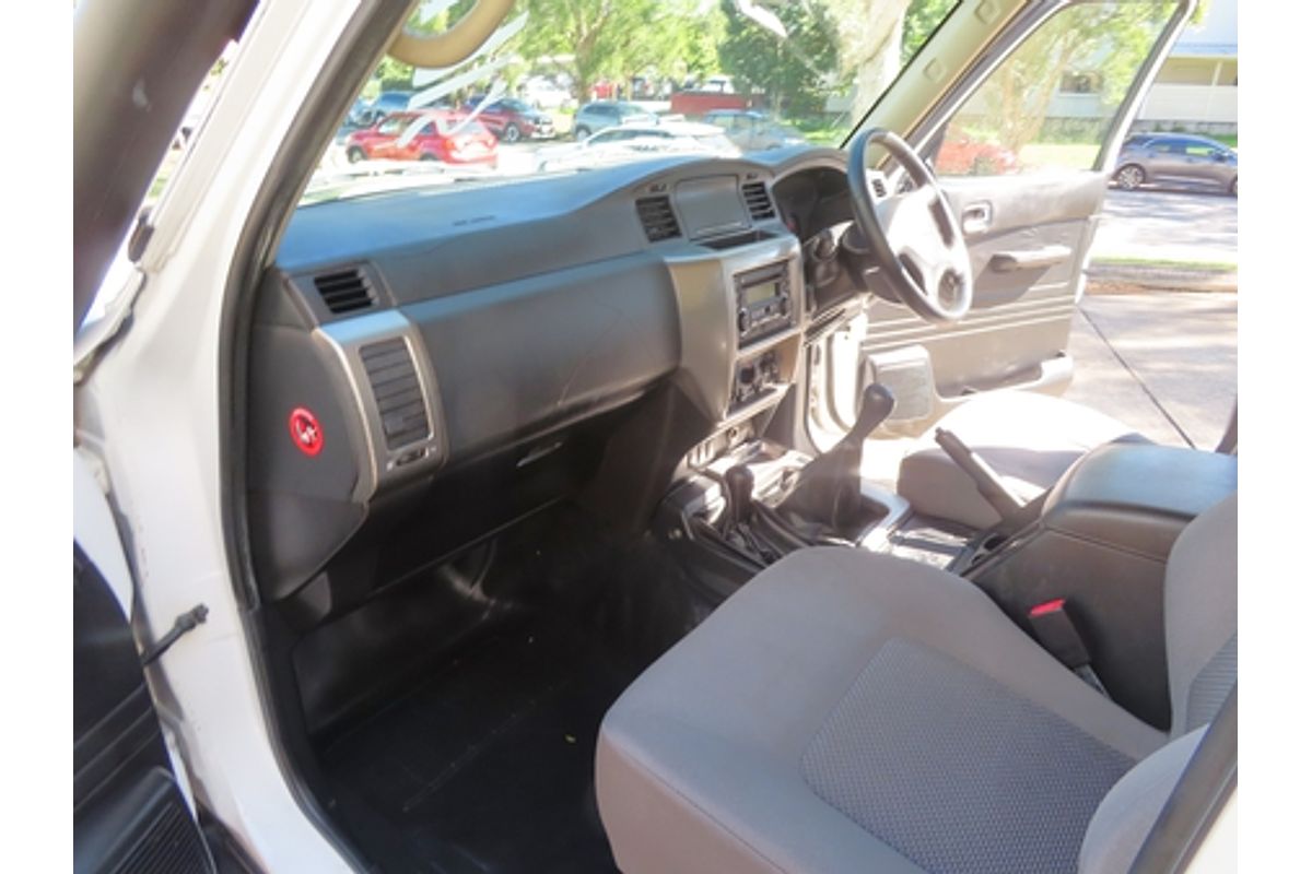 2010 Nissan Patrol DX GU 7
