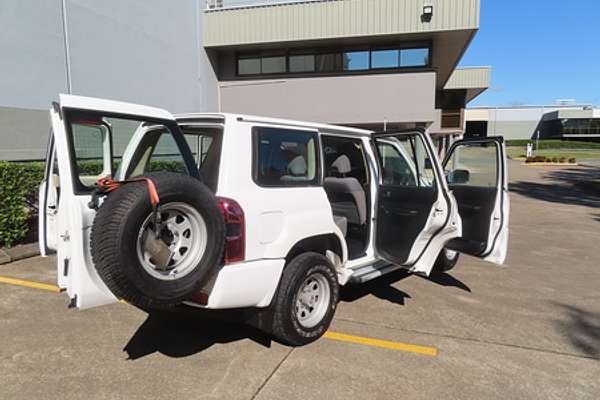 2010 Nissan Patrol DX GU 7