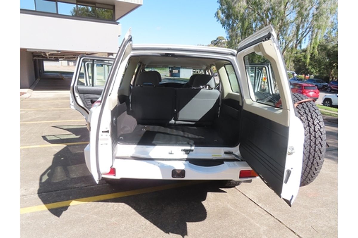 2010 Nissan Patrol DX GU 7