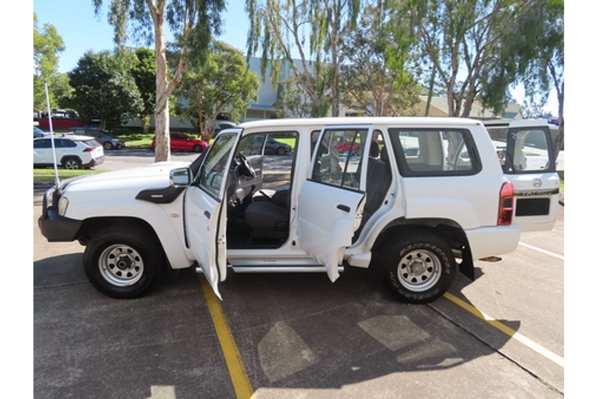 2010 Nissan Patrol DX GU 7