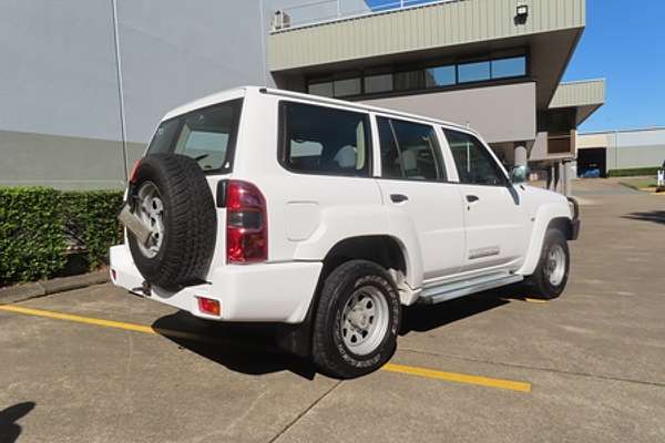 2010 Nissan Patrol DX GU 7
