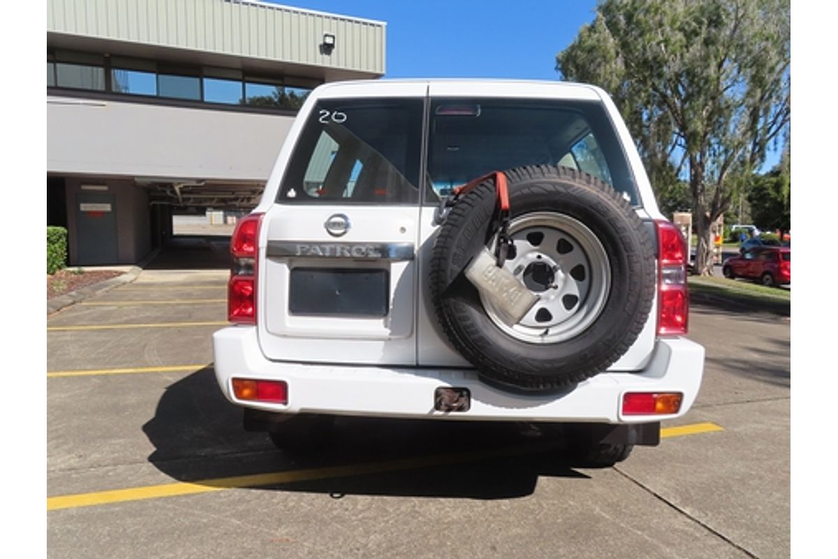 2010 Nissan Patrol DX GU 7