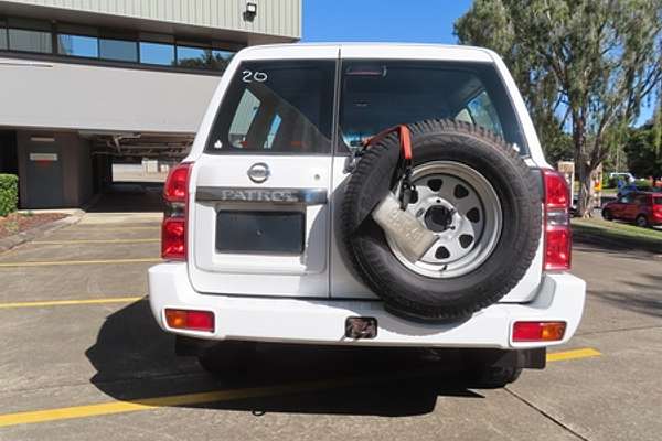 2010 Nissan Patrol DX GU 7