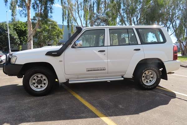 2010 Nissan Patrol DX GU 7
