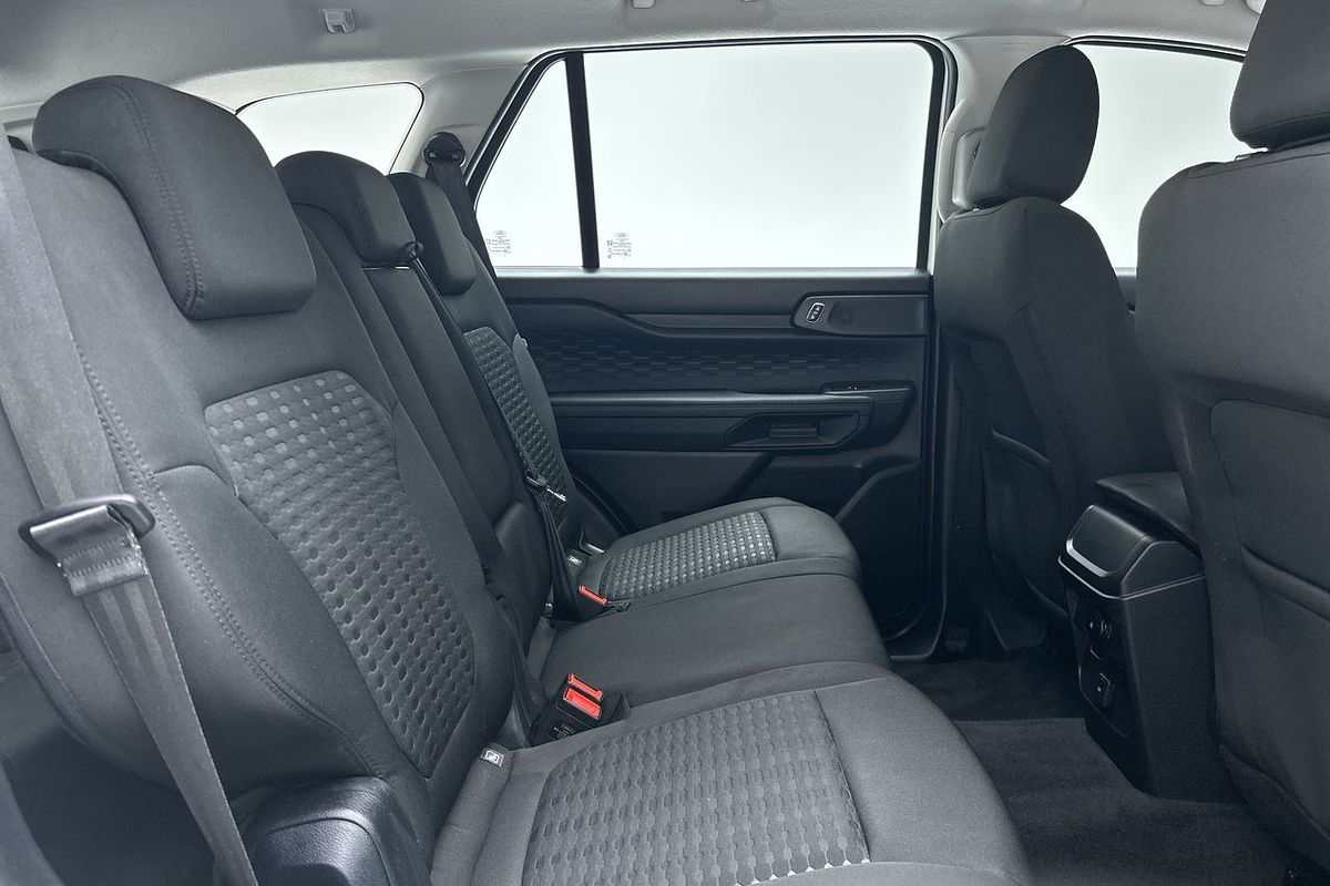 2024 Ford Everest Ambiente 2.0L