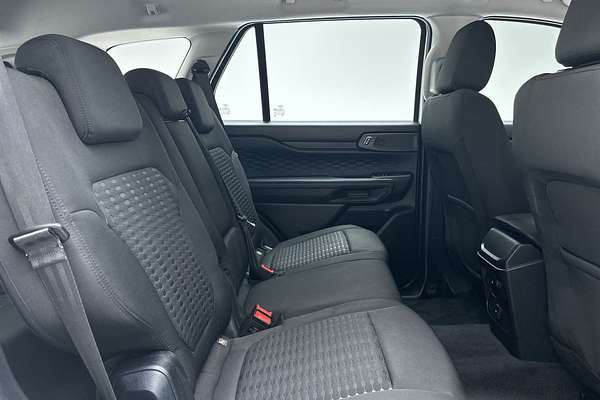 2024 Ford Everest Ambiente 2.0L