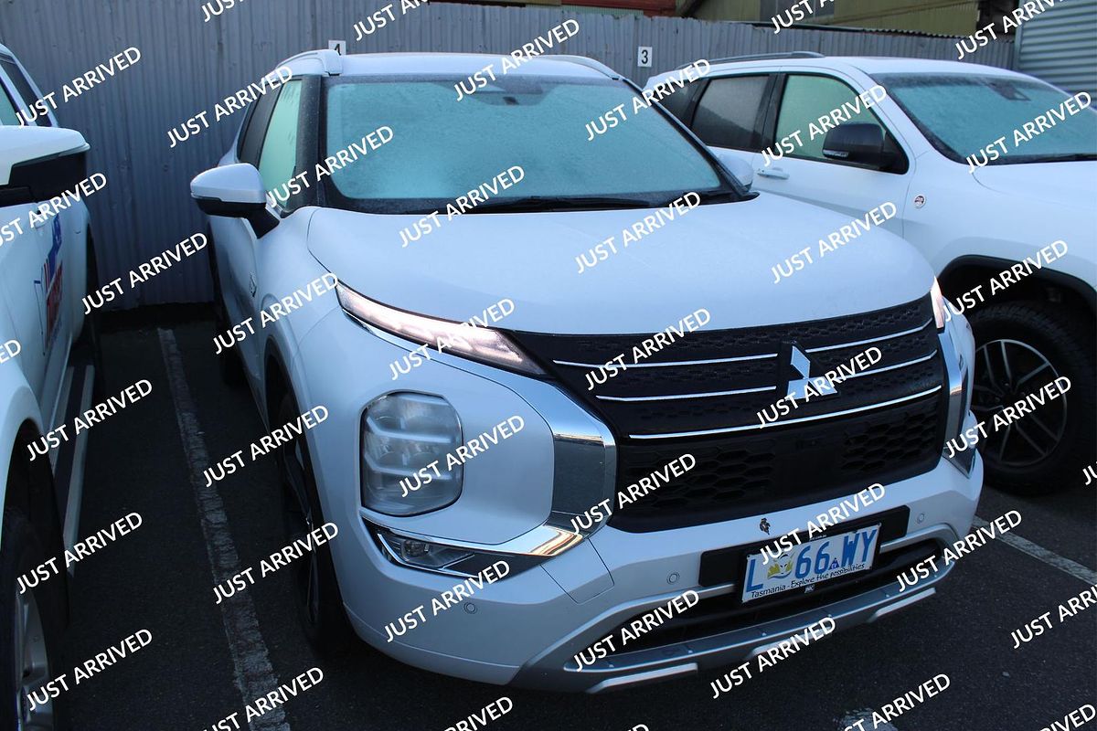 2024 Mitsubishi Outlander PHEV Exceed ZM