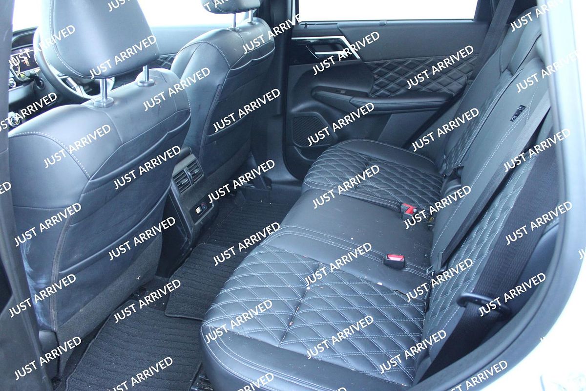 2024 Mitsubishi Outlander PHEV Exceed ZM