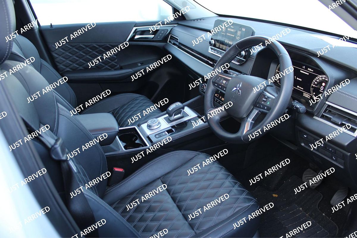 2024 Mitsubishi Outlander PHEV Exceed ZM