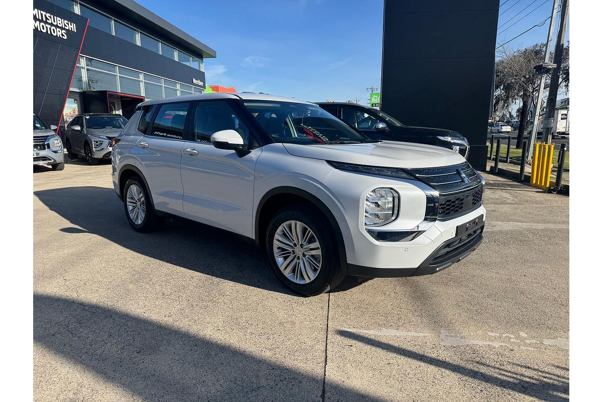 2023 Mitsubishi Outlander ES ZM