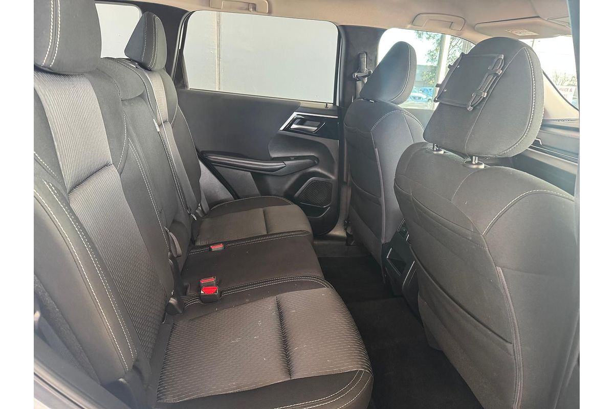 2023 Mitsubishi Outlander ES ZM