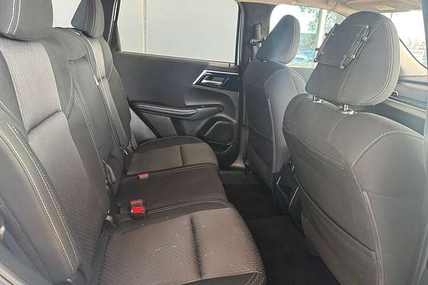 2023 Mitsubishi Outlander ES ZM