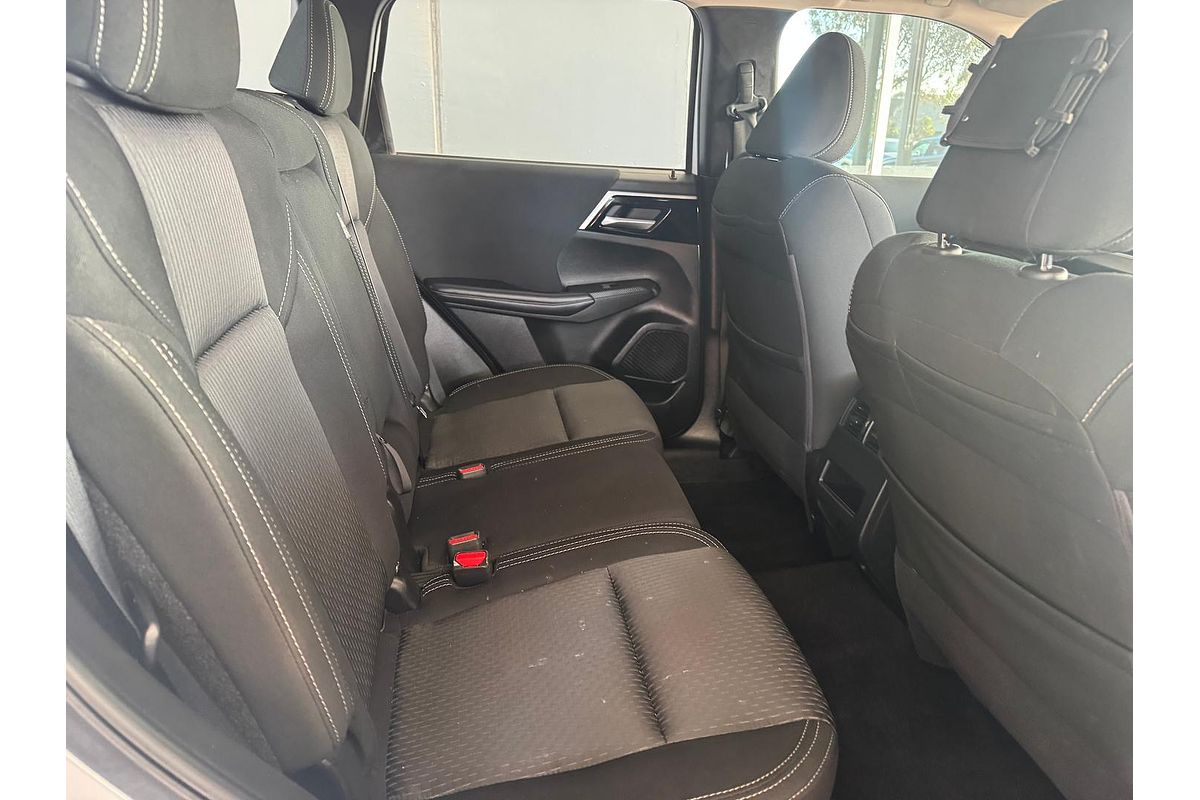 2023 Mitsubishi Outlander ES ZM