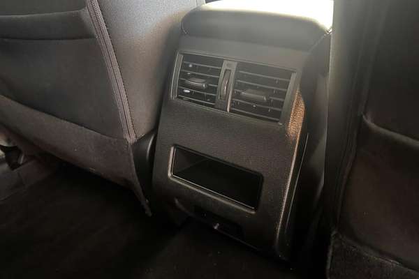 2023 Mitsubishi Outlander ES ZM
