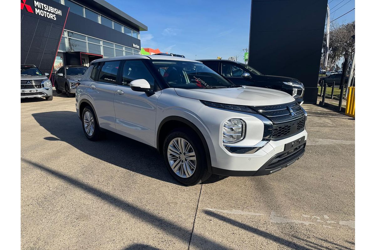 2023 Mitsubishi Outlander ES ZM