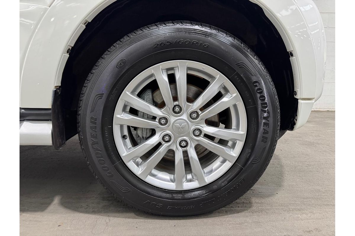 2020 Mitsubishi Pajero Exceed NX