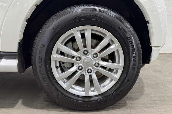 2020 Mitsubishi Pajero Exceed NX