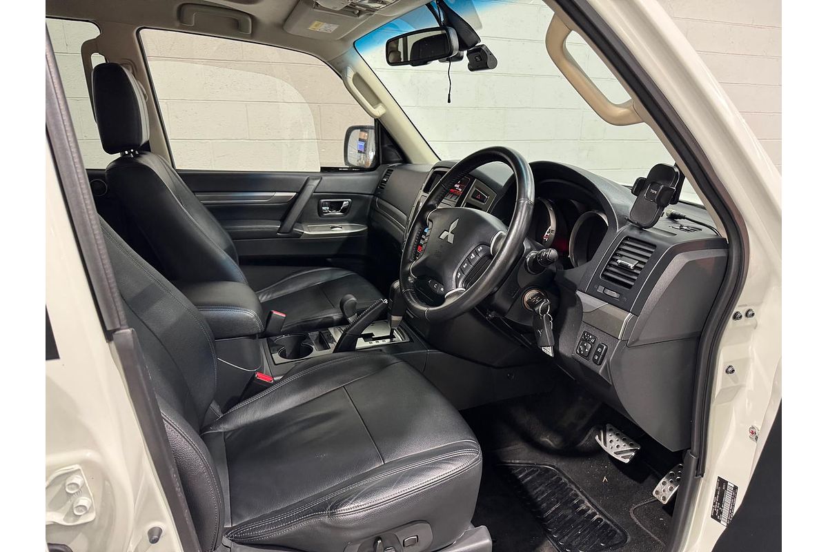 2020 Mitsubishi Pajero Exceed NX